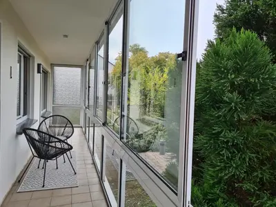 Ein Balkon oder eine Terrasse in der Unterkunft 4-Zimmer-Ferienwohnung, modern, Küche, WLAN, Netflix