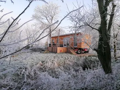 Tinyhouse Zirkuswagen- Kotten Kunterbunt im Winter