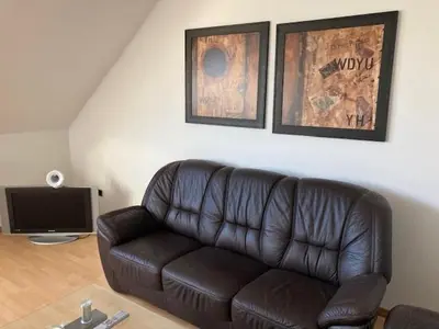 Ein Sitzbereich in der Unterkunft Schone Monteure Wohnung in Duisburg Meiderich 47137