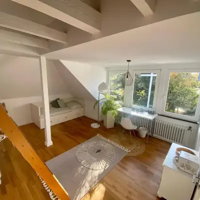 (Messe)Zimmer mit Bad und Ankleideraum + Parkplatz