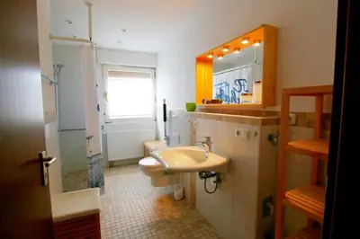 Ein Badezimmer in der Unterkunft FeWo Clemens - Wohnküche + 2 Schlafräume + Bad + Terrasse
