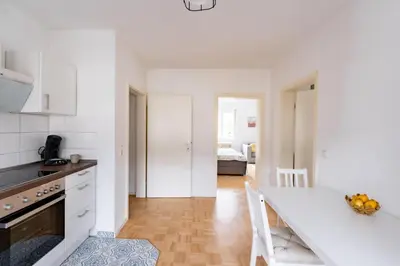 Küche/Küchenzeile in der Unterkunft West48 Gemütliches Apartment -Blick auf Blauen See