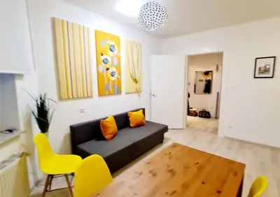 Ein Sitzbereich in der Unterkunft ELENA flat Sonnenblumen Duisburg Zentrum