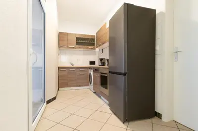Küche/Küchenzeile in der Unterkunft UNGLAUBLICHES ANGEBOT-Duisburg 4 Zimmer Apartment