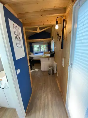 Küche/Küchenzeile in der Unterkunft Tiny House Möhne im PIER9 Tiny House Hotel