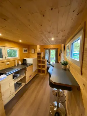 Küche/Küchenzeile in der Unterkunft Tiny House Wupper im PIER9 Tiny House Hotel