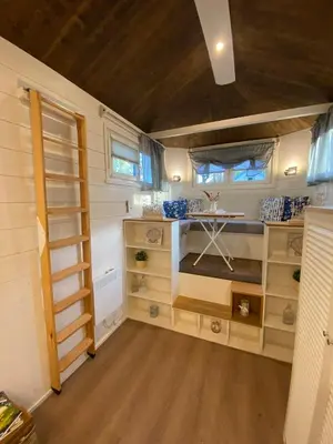 Ein Etagenbett oder Etagenbetten in einem Zimmer der Unterkunft Tiny House Ems im PIER9 Tiny House Hotel