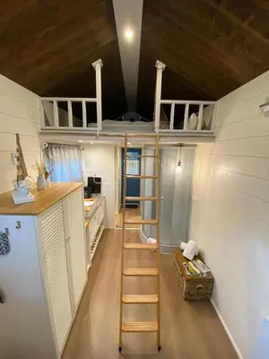 Küche/Küchenzeile in der Unterkunft Tiny House Ems im PIER9 Tiny House Hotel