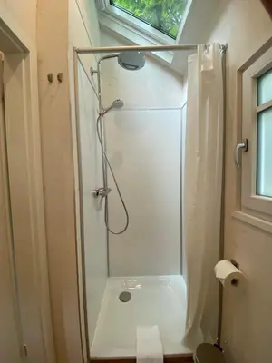 Ein Badezimmer in der Unterkunft Tiny House Lippe im PIER9 Tiny House Hotel