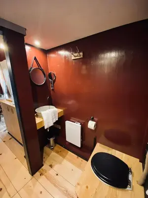 Ein Badezimmer in der Unterkunft Tiny House Bigge im PIER9 Tiny House Hotel