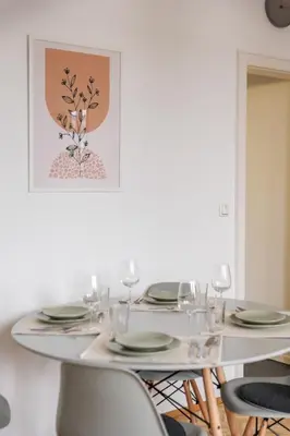 Grundriss der Unterkunft Design-Apartments Duisburg City - Küche, Smart-TV, Homeoffice - by Lott Living