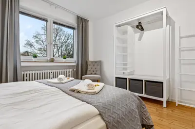 Ein Bett oder Betten in einem Zimmer der Unterkunft 3 Zimmer, 68qm, Parkplatz, Messe DUS, Logport, Duisport