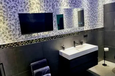 Ein Badezimmer in der Unterkunft Luxus Loft Whirlpool Designer Küche Bad