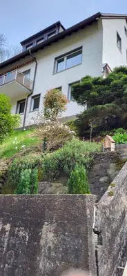 Ein Garten an der Unterkunft Bergblick