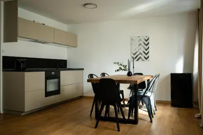 Küche/Küchenzeile in der Unterkunft Oldtown Studio Apartment with 2 Bathrooms