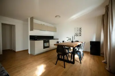 Küche/Küchenzeile in der Unterkunft Oldtown Studio Apartment with 2 Bathrooms