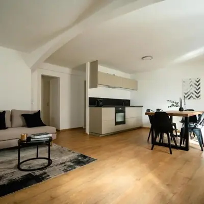 Oldtown Studio Apartment with 2 Bathrooms