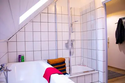 Ein Badezimmer in der Unterkunft Bis 5 Personen, Parkplatz, Arbeitsplatz