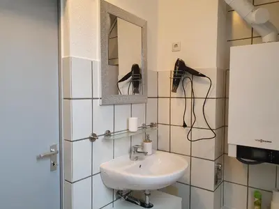 Ein Badezimmer in der Unterkunft Bis 5 Personen, Parkplatz, Arbeitsplatz