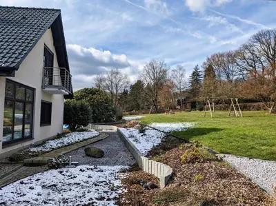 Ein Garten an der Unterkunft Haus Drebes