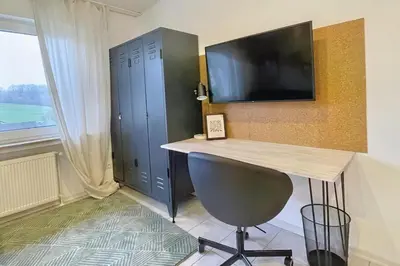TV/Unterhaltungsangebot in der Unterkunft Ruhiges Naturparadies für 4 mit Küche Schreibtisch und Boxbett