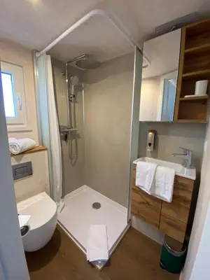Ein Badezimmer in der Unterkunft Tiny House Stever im PIER9 Tiny House Hotel