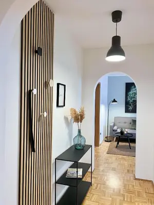 Ein Sitzbereich in der Unterkunft SAPPHIRE APARTMENT: FREE PARKING + NETFLIX + BATHTUB