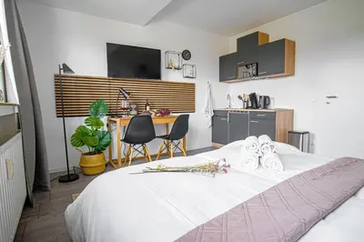 Küche/Küchenzeile in der Unterkunft HOMEFY - Studio Sky