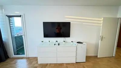 TV/Unterhaltungsangebot in der Unterkunft Monteur & Messezimmer Ratingen-Duesseldorf