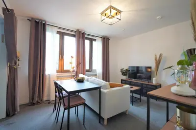 TV/Unterhaltungsangebot in der Unterkunft Dein Flughafen Messe Appartment nahe Düsseldorf 1