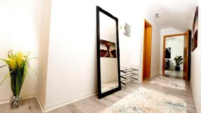 Grundriss der Unterkunft 2,5-Zimmer inkl Arbeitsplatz, WLAN & free Netflix, Amazon-Free Parken vollausgestattete Wohnung, 24h Check In
