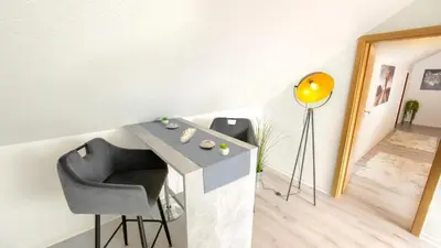 Grundriss der Unterkunft 2,5-Zimmer inkl Arbeitsplatz, WLAN & free Netflix, Amazon-Free Parken vollausgestattete Wohnung, 24h Check In