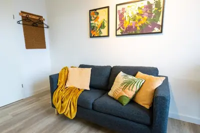Ein Sitzbereich in der Unterkunft BetterBeds Recklinghausen - Herten