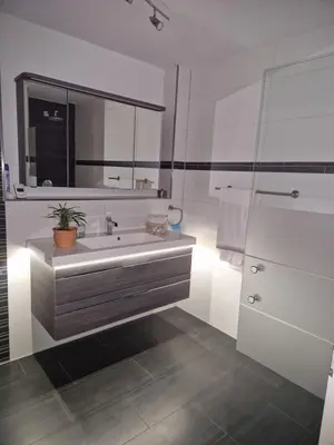 Ein Badezimmer in der Unterkunft Hochwertige 85qm-Wohnung in Wuppertal-Vohwinkel