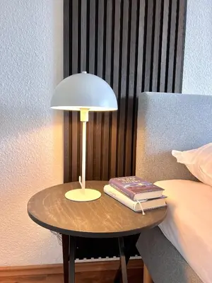Ein Bett oder Betten in einem Zimmer der Unterkunft SABE APARTMENT: BALCONY + FREE PARKING + NETFLIX