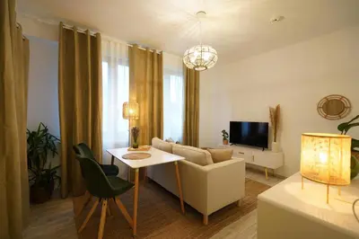 TV/Unterhaltungsangebot in der Unterkunft Dein Flughafen Messe Apartment nahe Düsseldorf 2