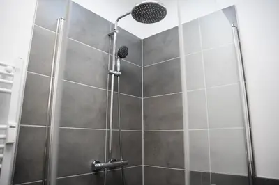 Ein Badezimmer in der Unterkunft Stadtwohnung Helene in Messenähe