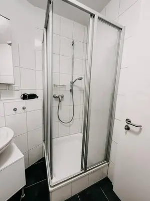 Ein Badezimmer in der Unterkunft Geräumig, zentral, Messe nah! BE1R