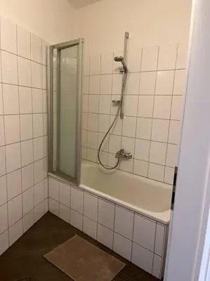 Ein Badezimmer in der Unterkunft Zentral, geräumig, Messe nah! BE2R