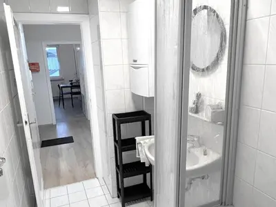 Ein Badezimmer in der Unterkunft VAZ Apartments Haus Langerfeld für Monteure, TV, WLAN, Küche, nahe 3M und EDE