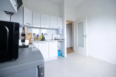 Küche/Küchenzeile in der Unterkunft Business Design-Apartment Duisburg - 55qm, Küche & Arbeitsplatz - by Lott Living