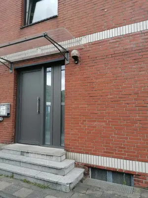 Eine Fassade oder ein Eingang zu Helle 3 Zimmer Wohnung