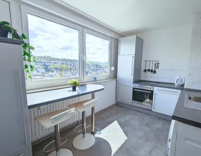 Küche/Küchenzeile in der Unterkunft Modern flat with elevator/balcony/parking