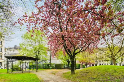 Ein Garten an der Unterkunft Wuppertaler Altbau-Traum Gutenberg - Nähe DUS & Dortmund & Köln & Essen